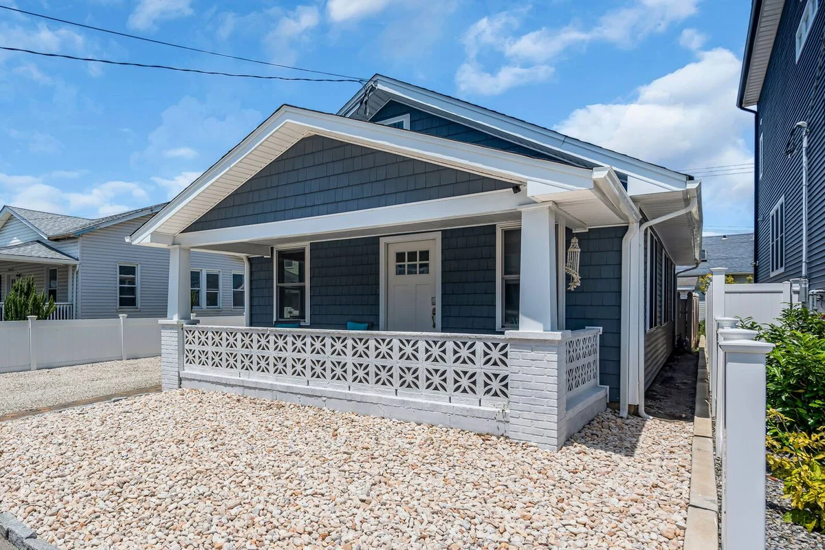 Breezy-managed two-unit home in Belmar, NJ