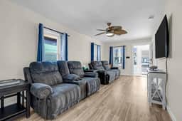 307 Grant Ave - Image 4