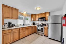 307 Webster Ave Unit B - Image 2