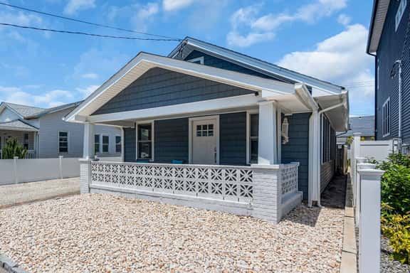 202 15th Ave (Whole House) - Image 1