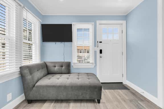 43 Franklin Ave Unit A - Image 1
