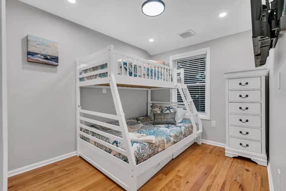 324 Sumner Unit #2 - Image 3