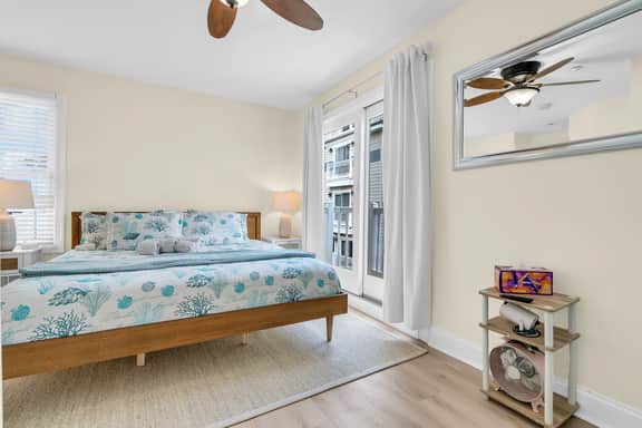 21 Blaine Ave #22 - Image 4