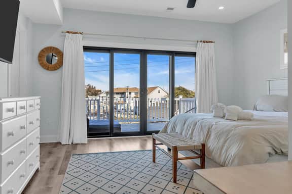 125 Webster Ave - Image 2